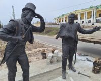 В Рязанской области в городе Касимов установили статуи Хлестакова и Городничего