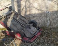 В Новгородской области перевернулся автомобиль