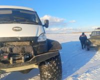 В Якутии двое мужчин отправились на рыбалку и угодили в снежный плен