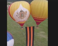 Рязанское небо окрасилось в цвета Победы: огромную Георгиевскую ленту подняли на двух воздушных шарах