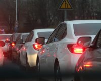 Водителей Москвы просят пересесть на городской транспорт из-за заморозков