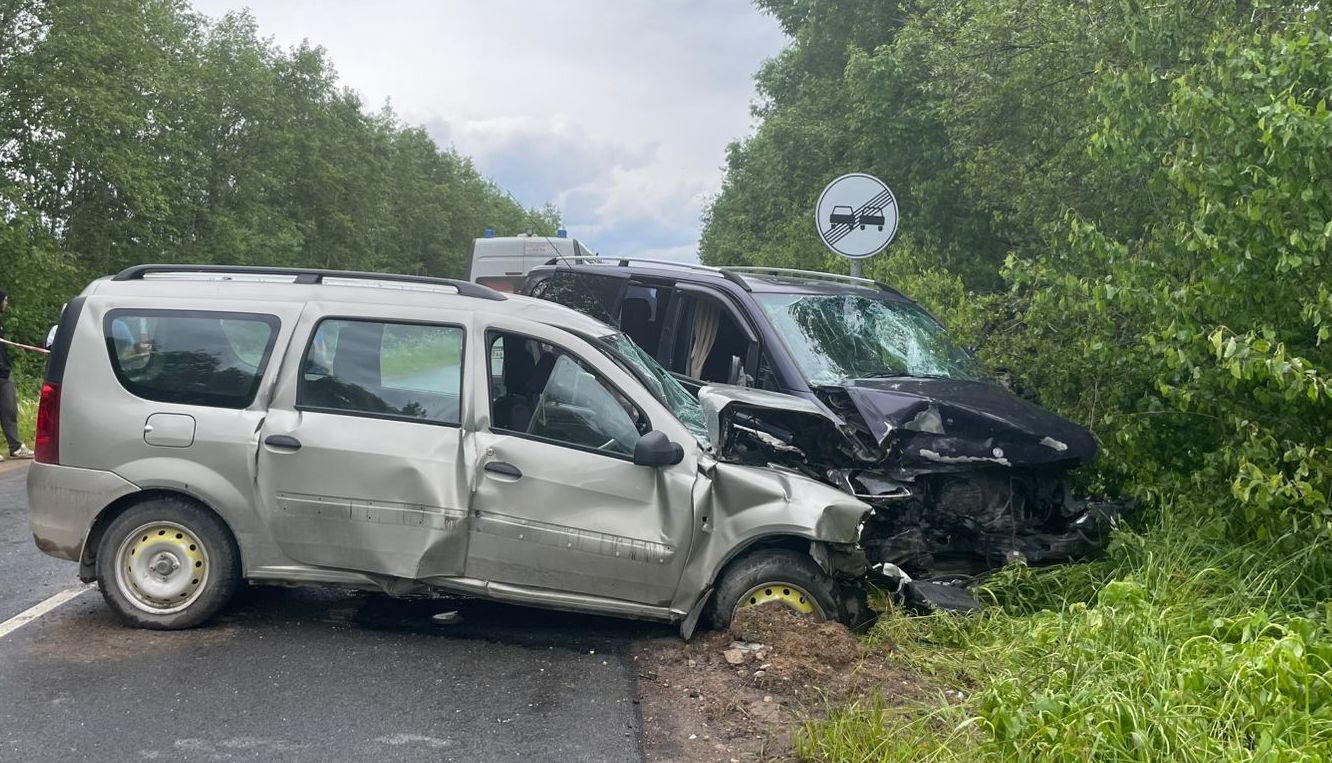 В страшной аварии в Новгородской области погибла женщина-водитель