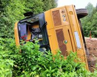 В Новгородской области перевернулся автобус с детьми