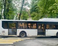 В Великом Новгороде на «зебре» рейсовый автобус сбил человека