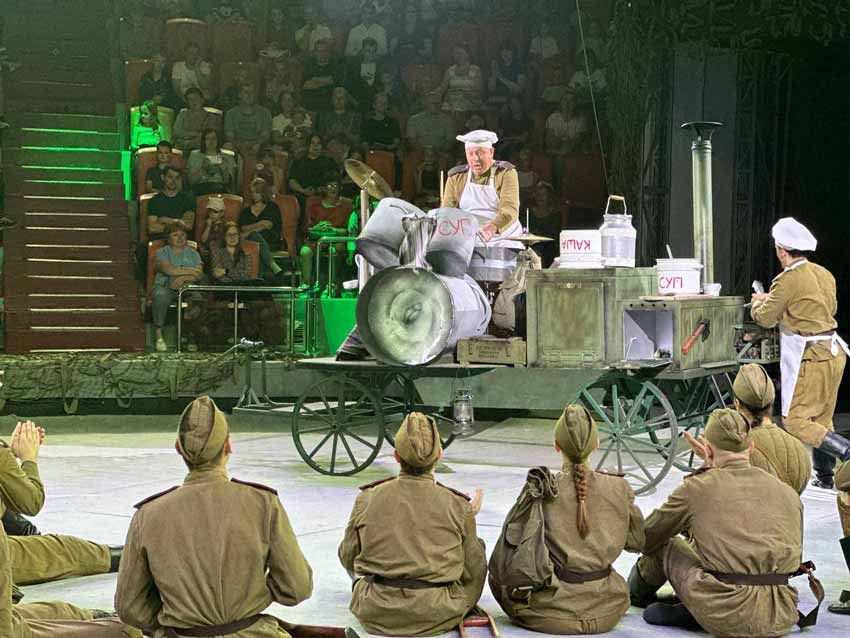 «Спектакль,