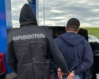 На трассе М-11 новгородские полицейские задержали наркокурьера