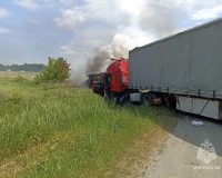 грузовик загорелся после ДТП