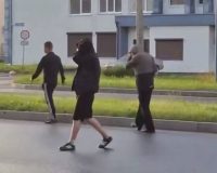 В Великом Новгороде на проспекте Корсунова пьяные подростки пугали ножом прохожих