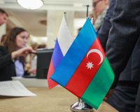 флаги России и Азербайджана