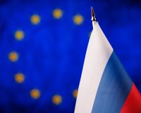 флаги Евросоюза и России