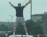 танцы на машине