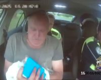 В Новгородской области пёс перекусил артерию пенсионеру, решившему его покормить