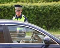 Законно ли инспекторы ГАИ проверяли у нас документы, когда машина стояла на месте?