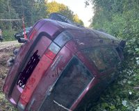 В Новгородской области перевернулась легковая машина, водитель погиб