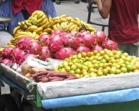 Как нам не подхватить инфекцию при покупке фруктов на уличных базарах?