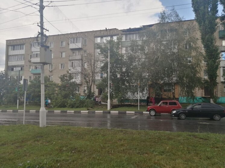 молния ударила в дом