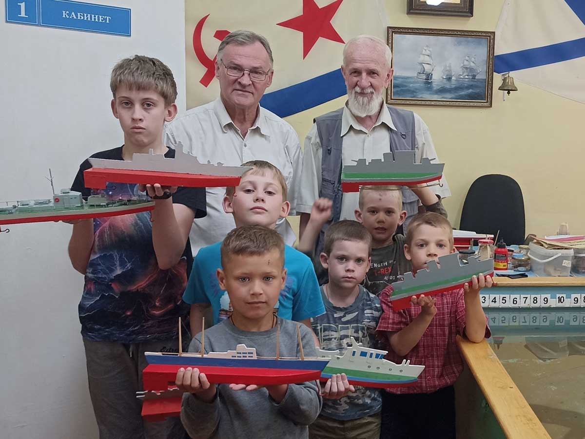 «Гангут» - символ победы. Как вы клуб свой назовете, так корабль и поплывет