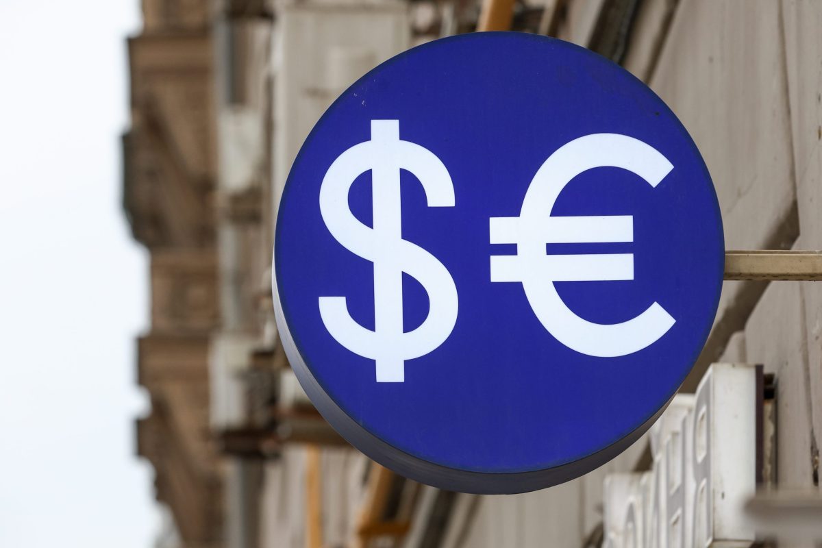 знаки доллар и евро