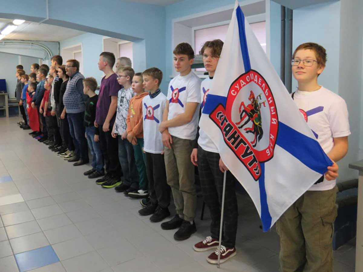 «Гангут» - символ победы. Как вы клуб свой назовете, так корабль и поплывет