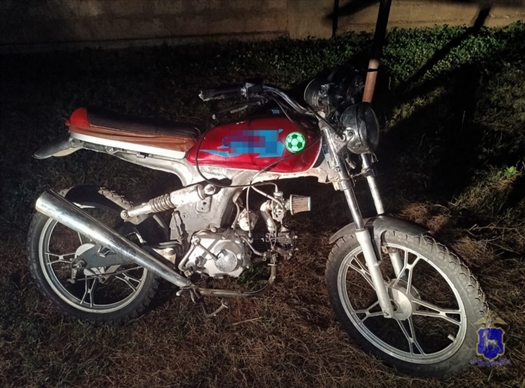 мопед и пешеход