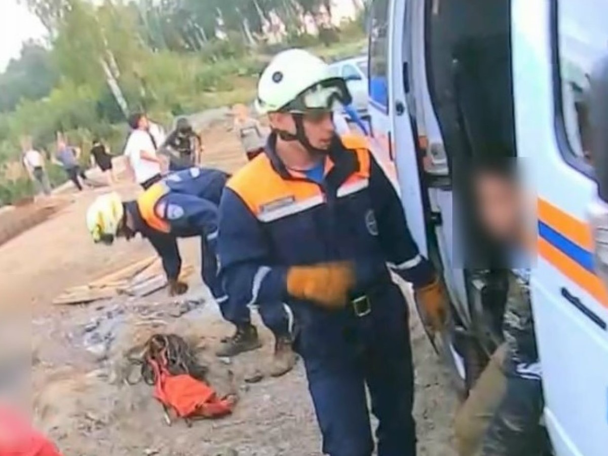 ребенка засосало в глину из-за чипсов