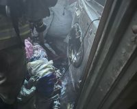 В Новгороде мужчина сжёг машину бывшей жены, а потом подпалил дверь квартиры, в которой она находилась