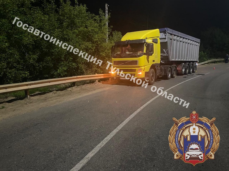 В Тульской области мотоциклист погиб после столкновения с фурой