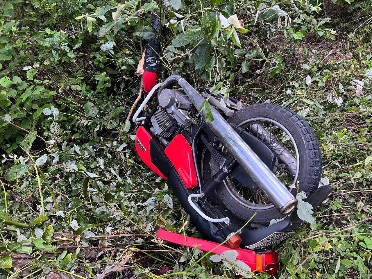 В Новгородской области насмерть разбился шестнадцатилетний подросток на «Яве»