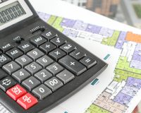 калькулятор, план квартиры