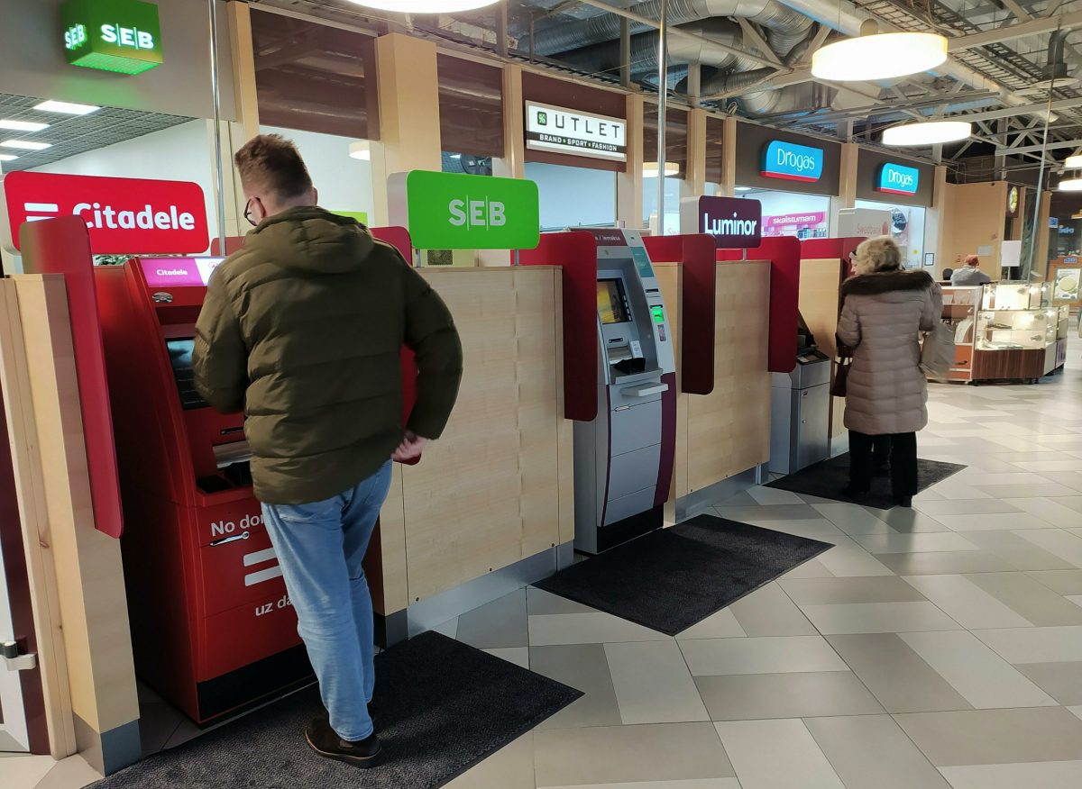 банкомат, человек