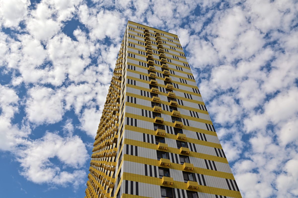 жилой многоквартирный дом