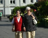 Две женщины пожилого возраста