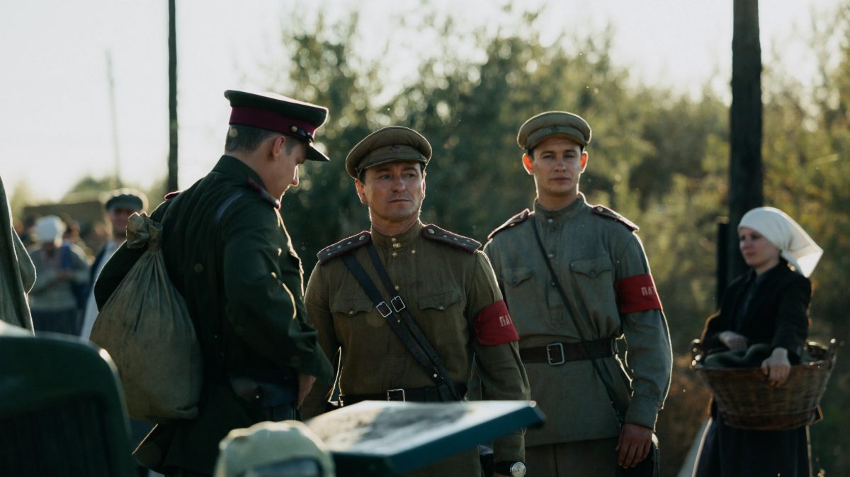 Безруков и Кологривый, "Август"