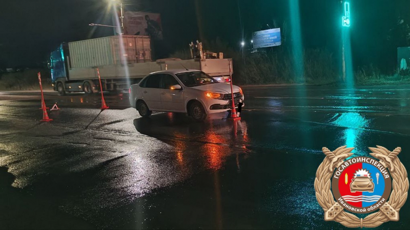 Житель Ивановского района попал под машину, переходя дорогу в неположенном месте