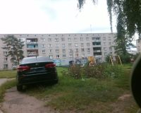 Жителей центральных районов Ярославля оштрафовали за парковку на газонах.