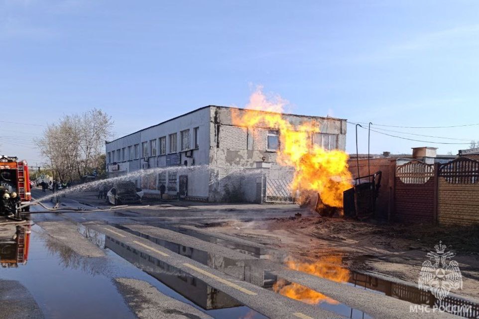 В Иванове автомобиль врезался в газораспределительный узел на Суздальской