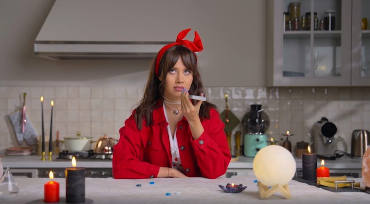 кадр из сериала Няня Оксана