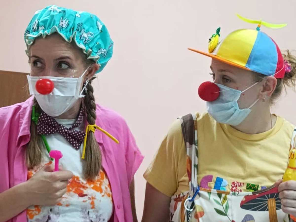 «Клоунский патруль» навестил юных пациентов из Владимира