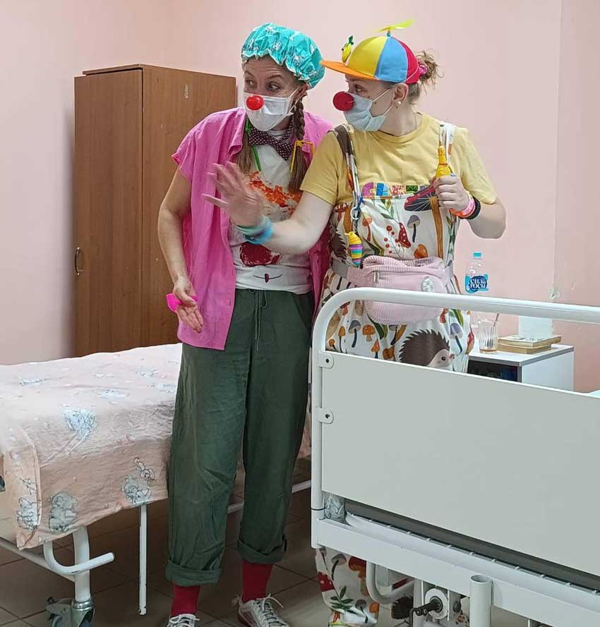 «Клоунский патруль» навестил юных пациентов из Владимира