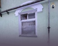 залез в форточку и изнасиловал ребенка