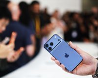 смартфон iPhone 17