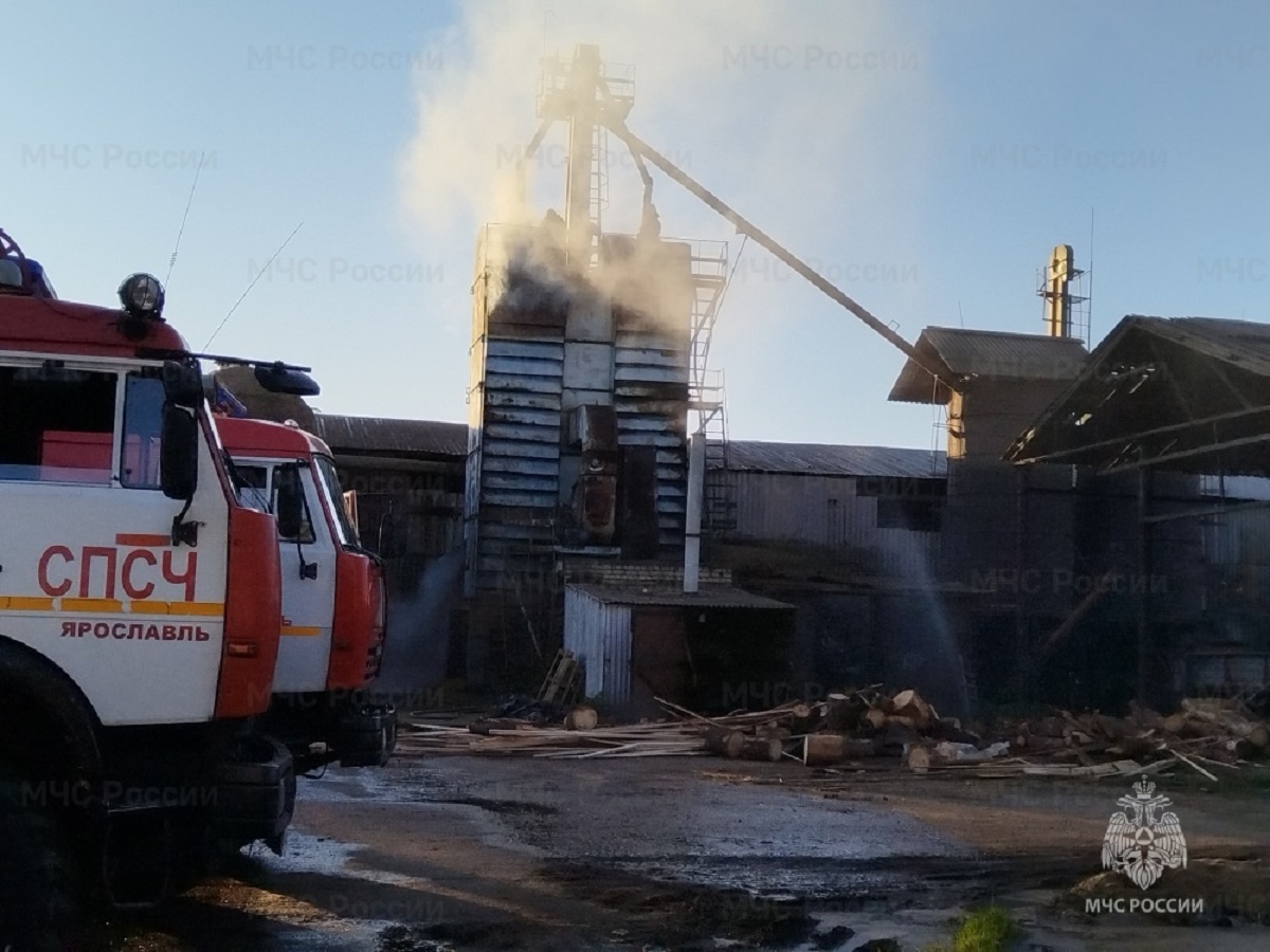 В Ярославском районе горела зерносушилка.