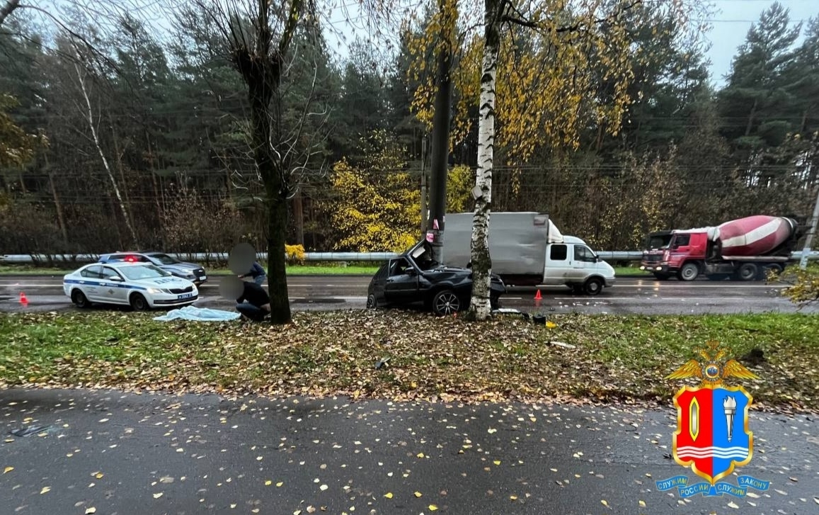 В Иванове молодой человек погиб в аварии, врезавшись в столб