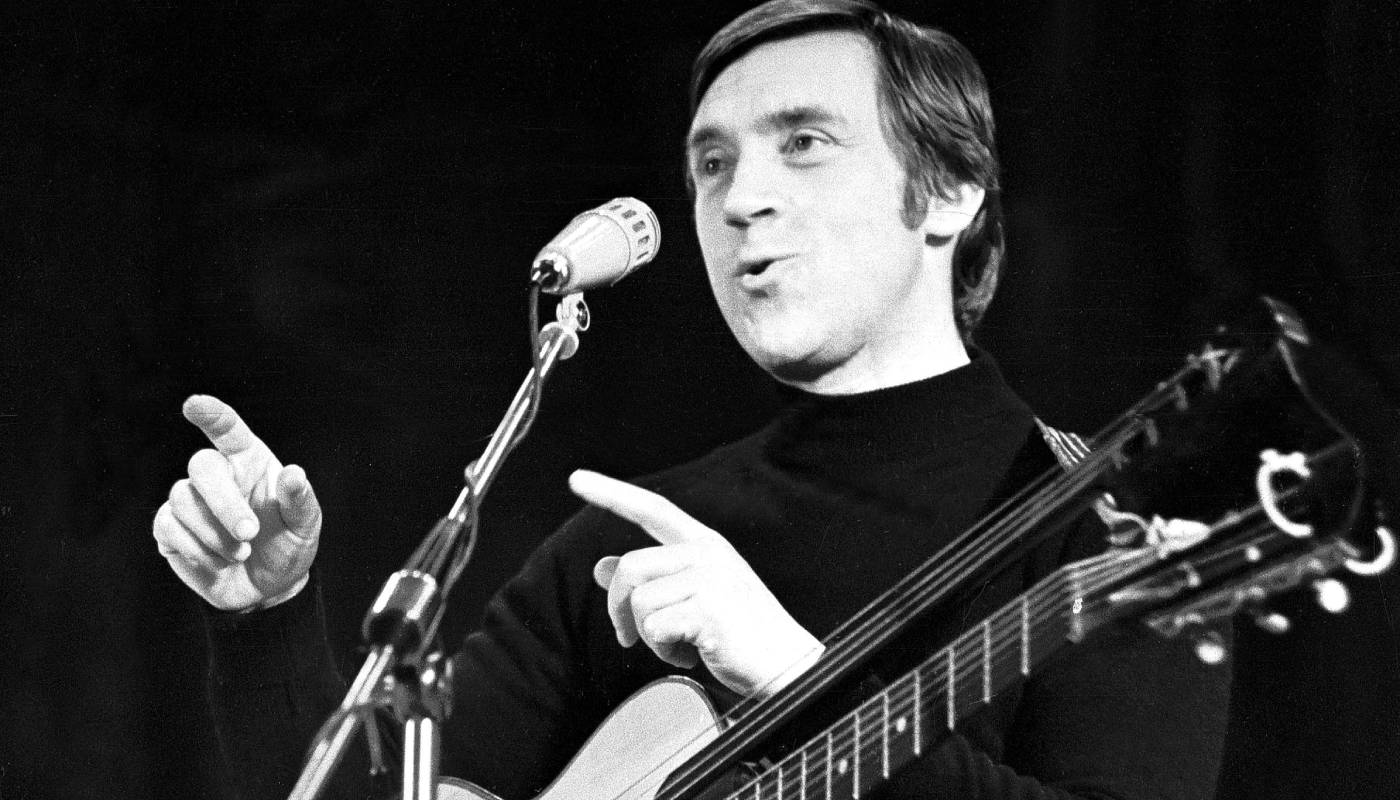 Поэт и исполнитель авторских песен Владимир Высоцкий