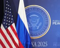 флаги России и США