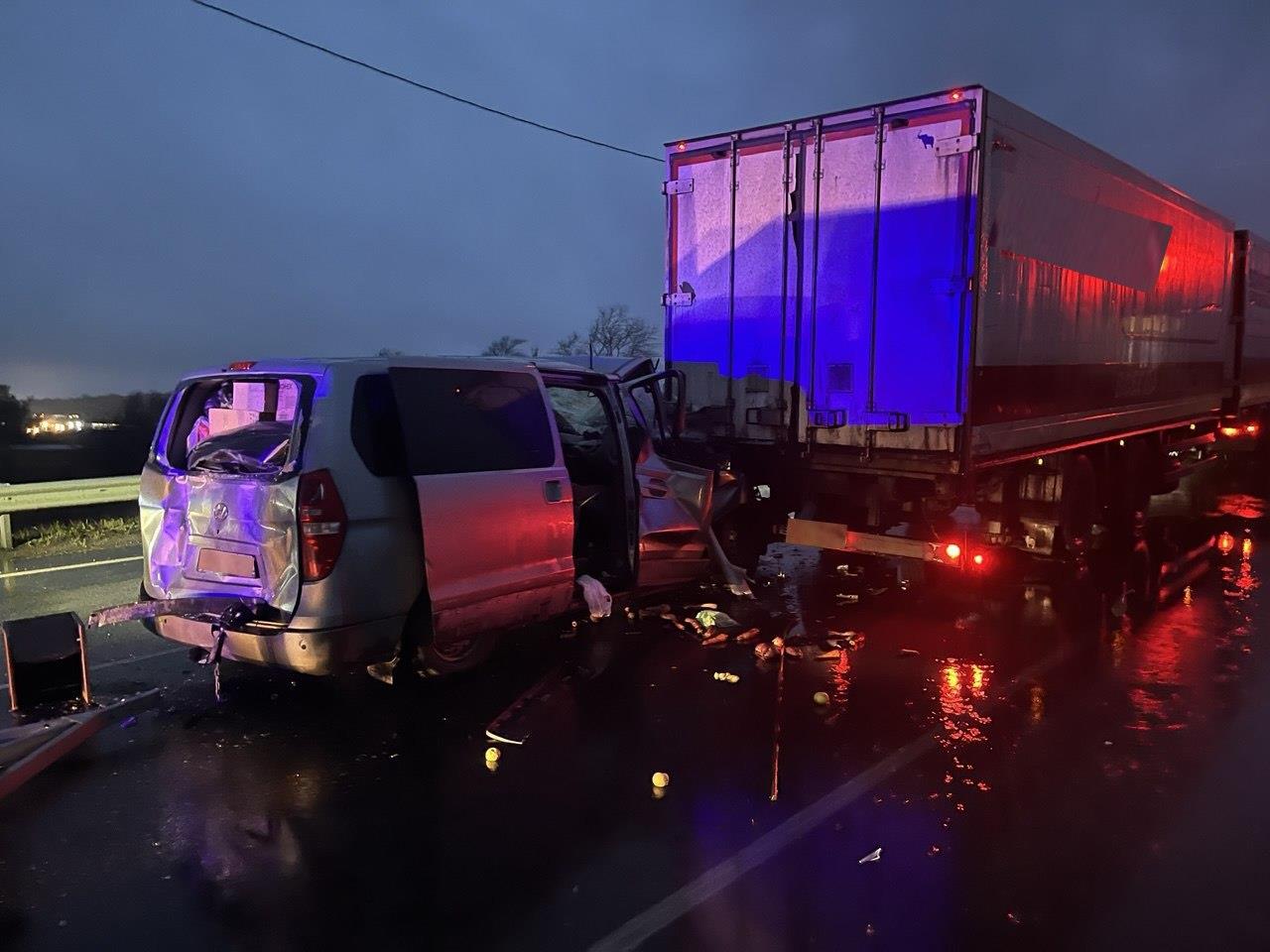 дтп минивен и фура