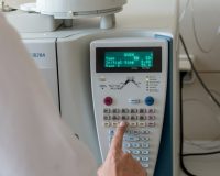 Лаборатория с медицинским оборудованием