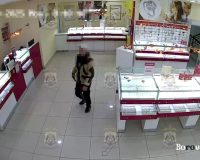 В Боровичах пьяный разбойник явился в ювелирный магазин с игрушечным пистолетом