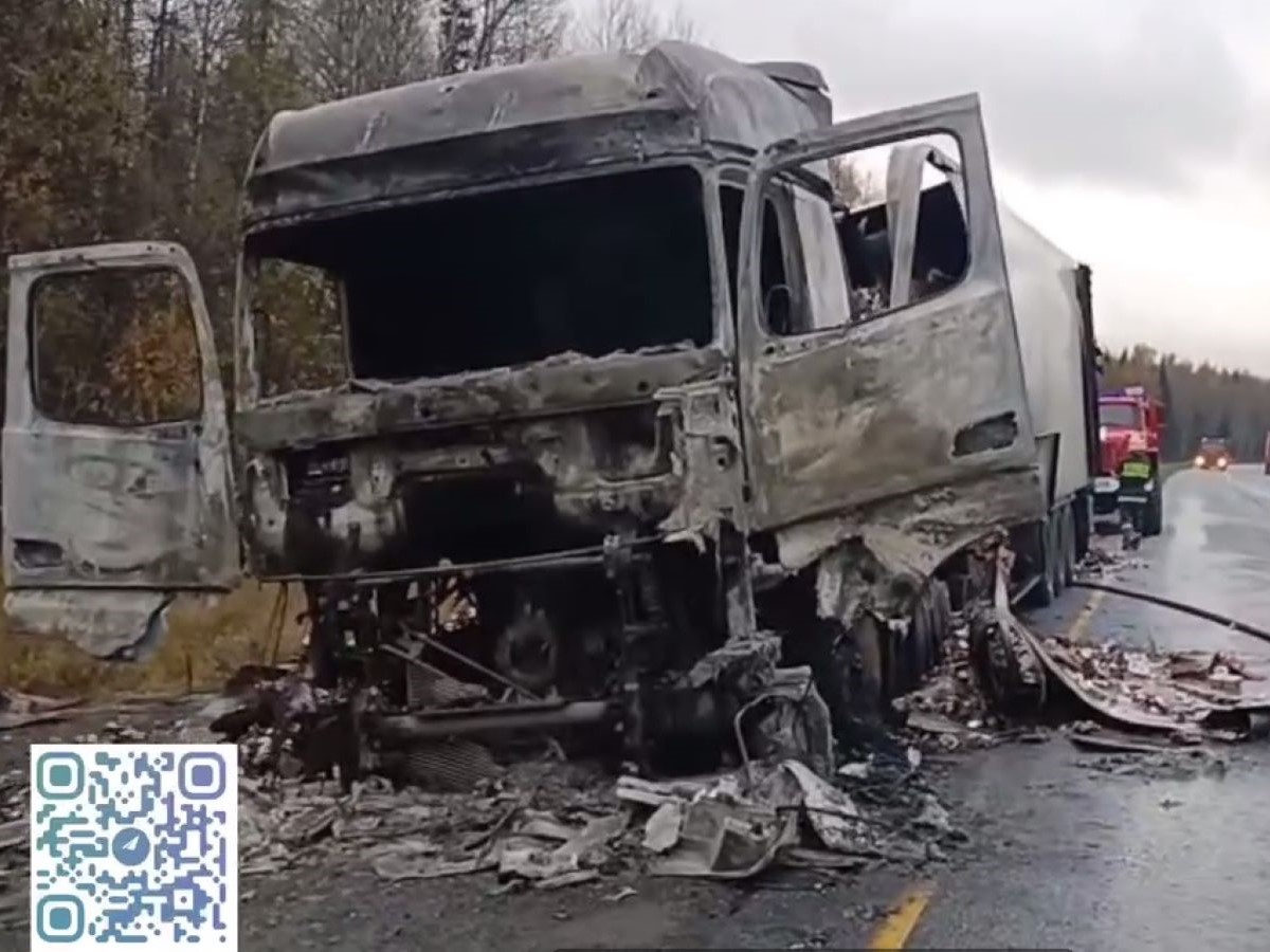фура сгорела дотла