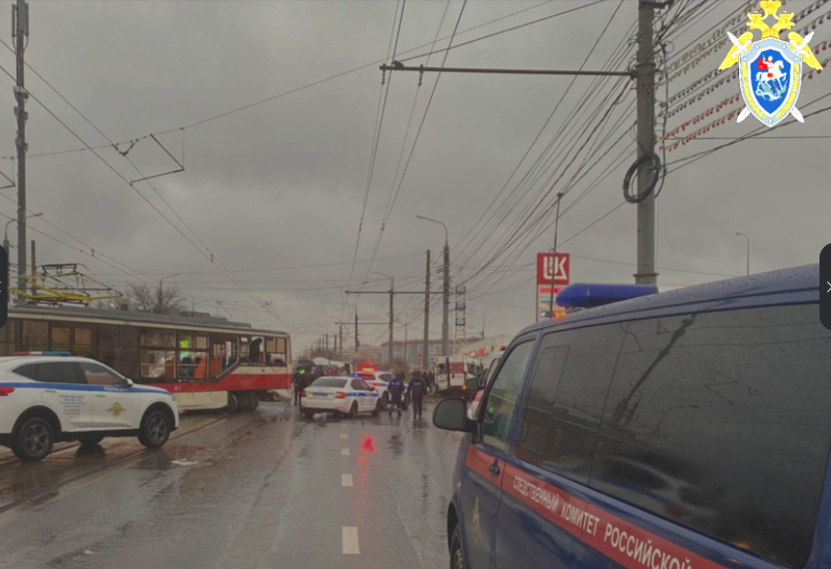 В Туле в аварии с трамваем и двумя маршрутками погибли четверо мужчин